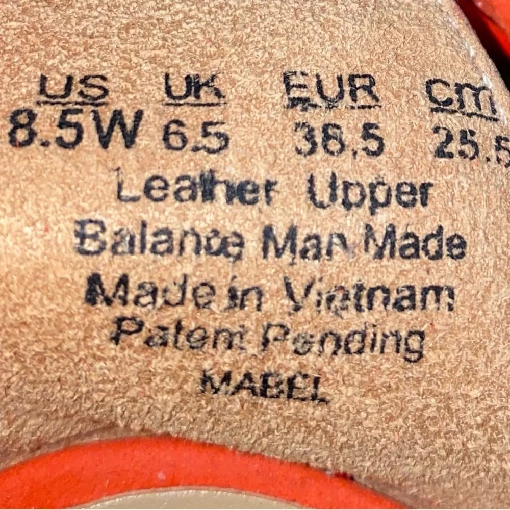 NATURALIZER Mabel suede strappy sandals adjustable zip back rust NEW size 8.5W